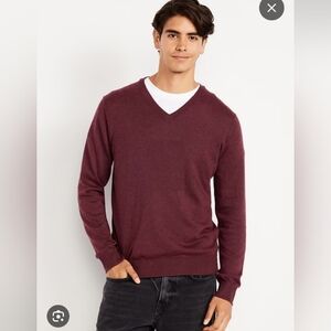 Old Navy Men's Maroon V-Neck Sweater